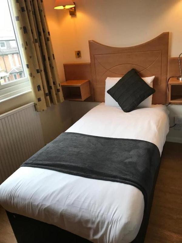 Single Room image 3