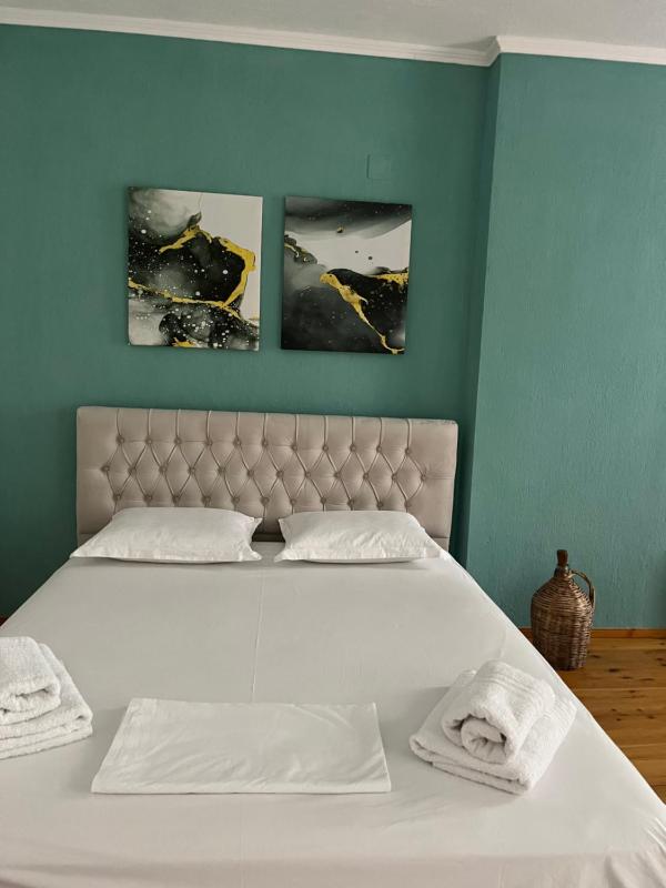 Double Room image 1