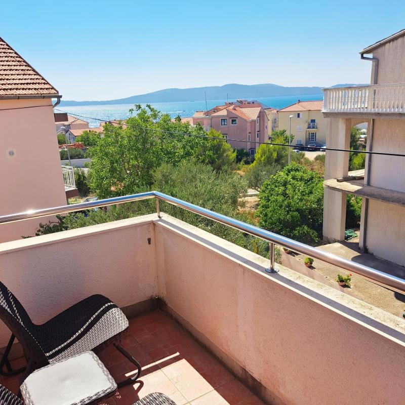 Two-Bedroom Apartment with Balcony and Sea View image 4