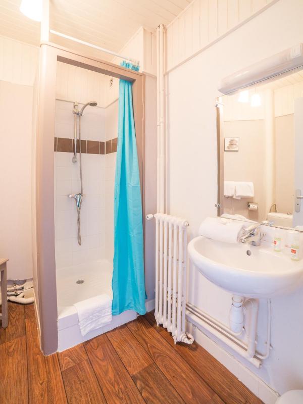 Standard Double Room image 4