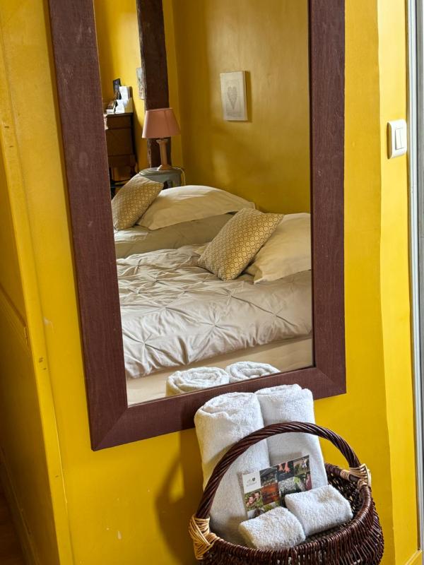 Twin Room image 3