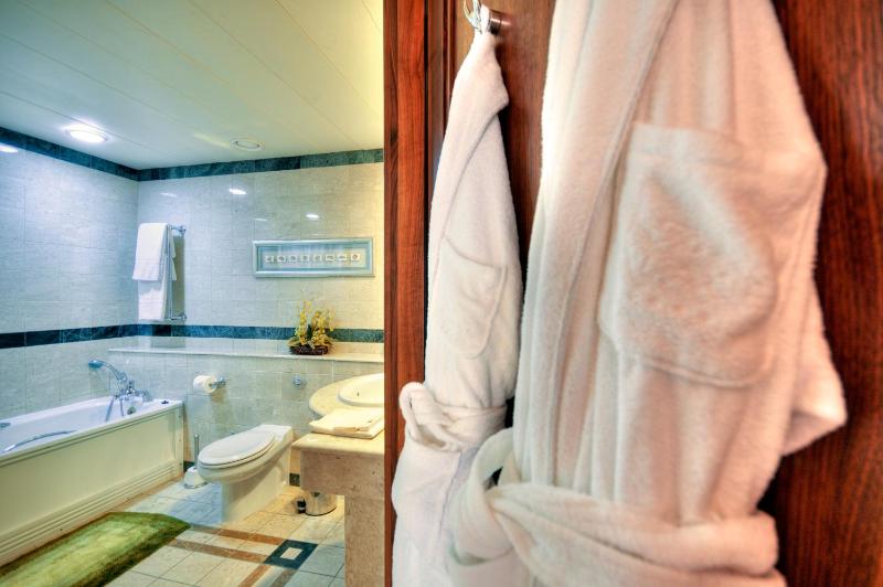 Deluxe Suite image 2