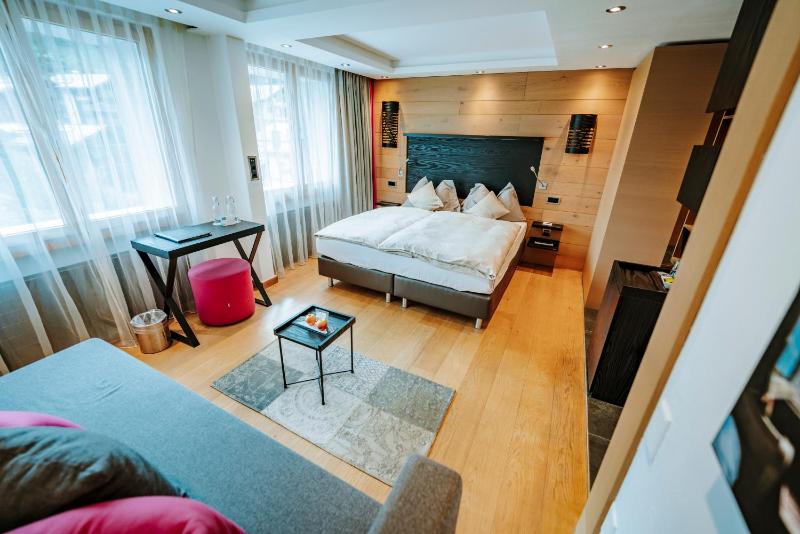 Superior Double or Twin Room image 1