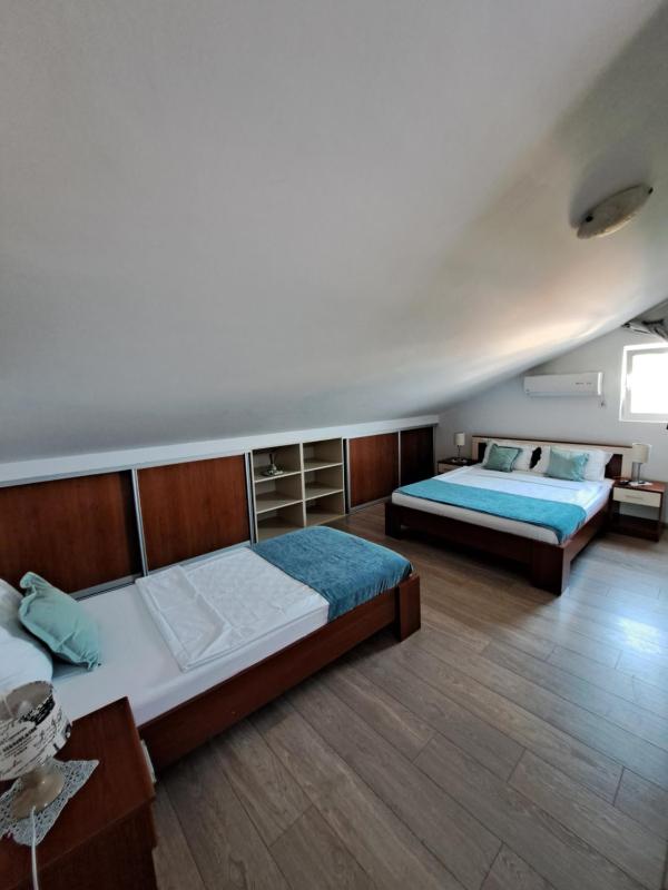 Duplex Apartment with Balcony and Sea View image 4