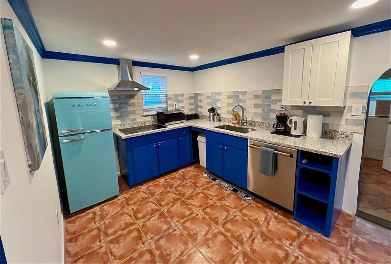 Elegant 1BR Montrose - Napoli The Italian Plaza - image 11