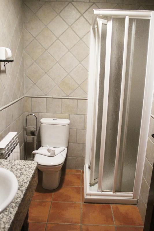 Single Room image 3