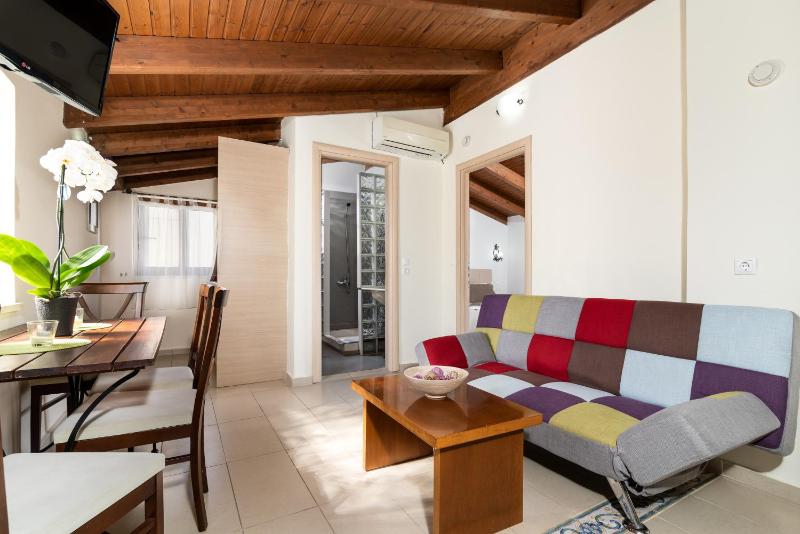 Family Room with Sea View image 1