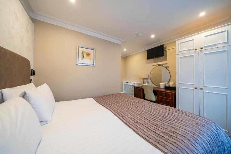 King-Size Double Room image 1