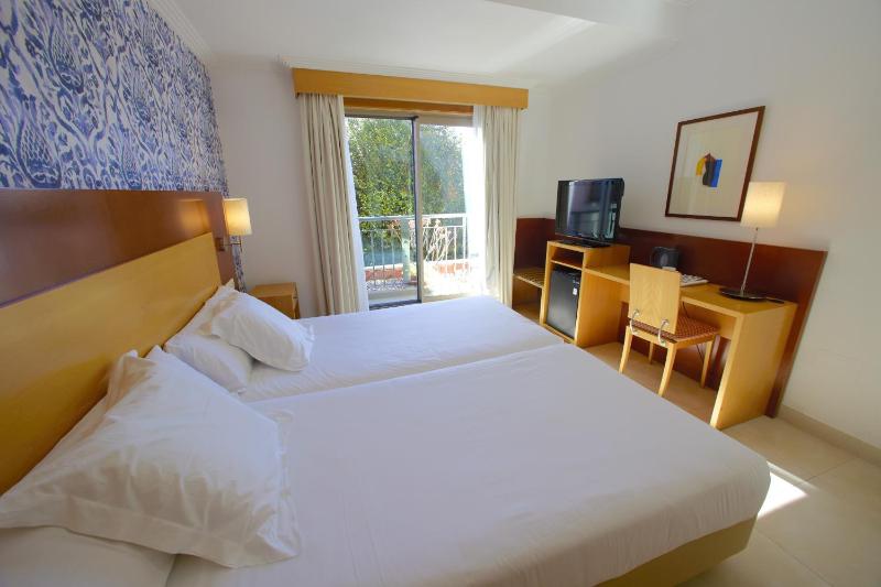 Double or Twin Room with Spa Access in Hotel Galatea image 4