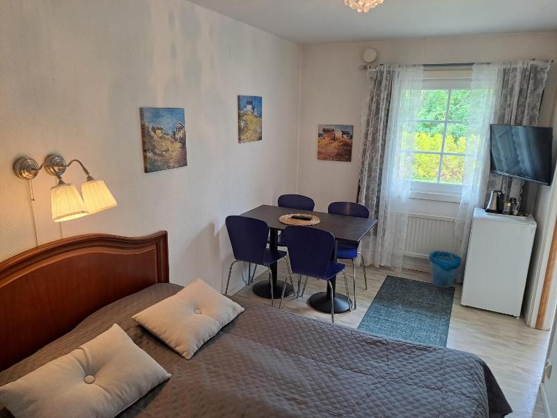 Quadruple Room with Private Bathroom image 4