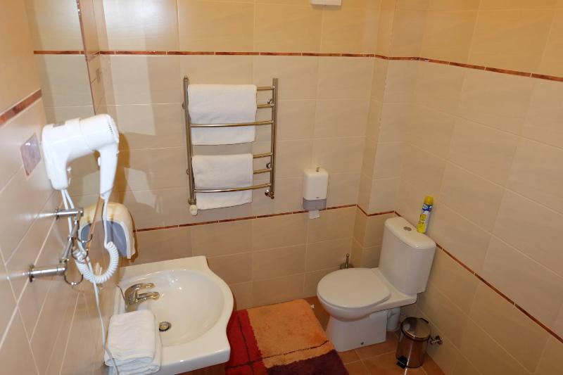 Deluxe Triple Room image 4