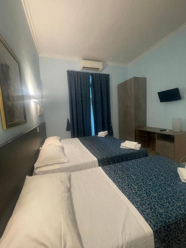 Studio (3 Adults) image 2