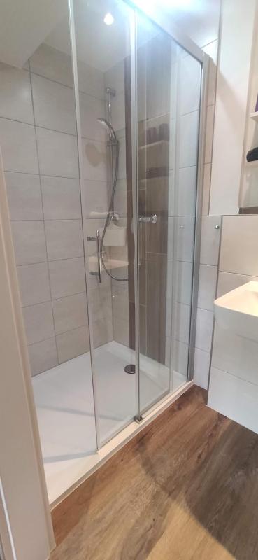 Standard Double Room image 3