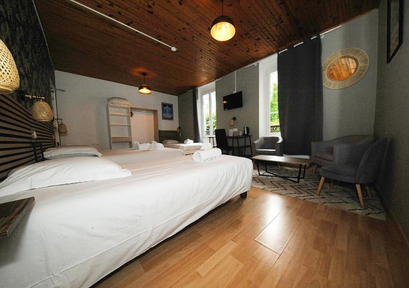 Family Room (2 Adults + 2 Children) image 3