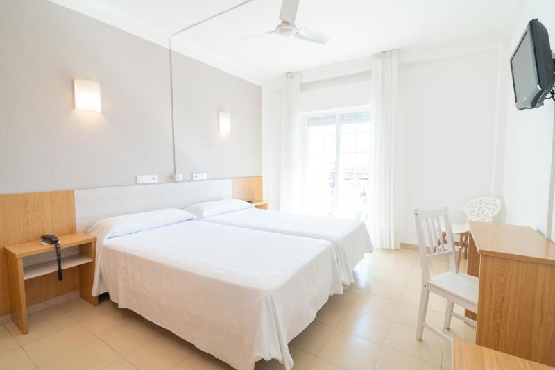 Twin Room with Terrace image 1