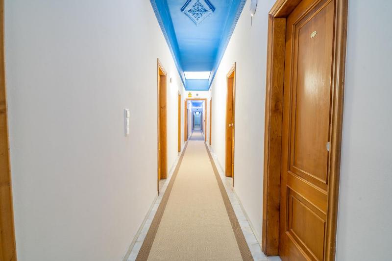 Double Room with Extra Bed (2 Adults + 1 Child) image 3