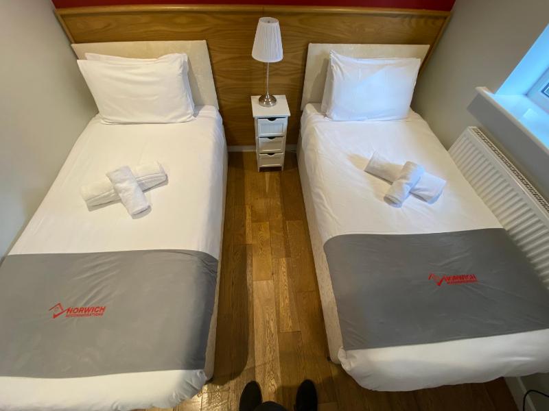 One-Bedroom Apartment image 2