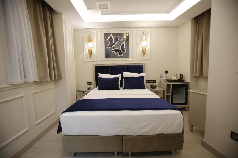 Deluxe Room image 1