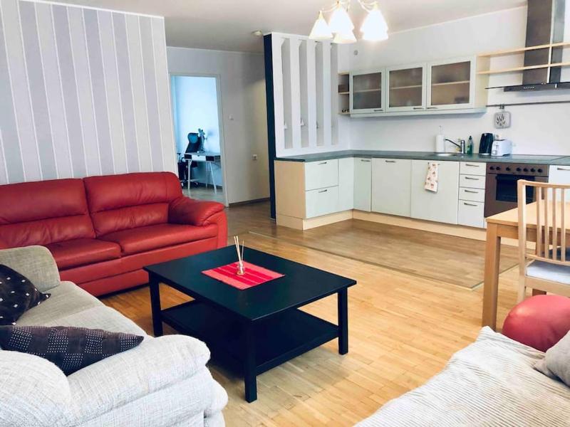 Cozy 3-room Apt heart of Tallinn - 3min to Old Town Images