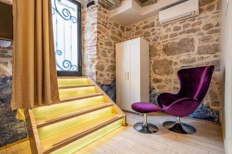 Superior Double Room image 3