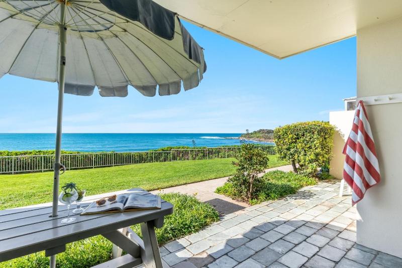 Craigmore 5 - Oceanfront Escape with Yamba's Best Beach Views - Holiday Yamba - image 16