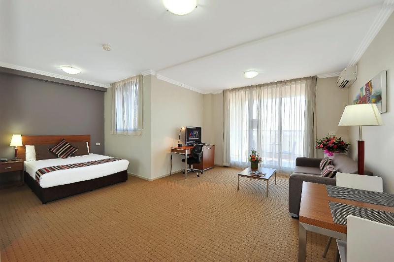 Executive Studio (Limited Housekeeping) image 1