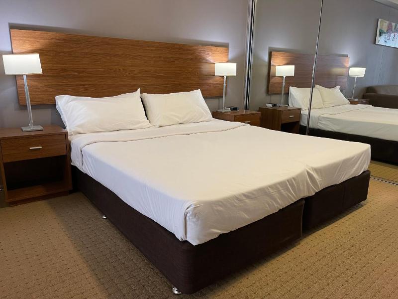 Executive Studio-Daily Housekeeping image 1