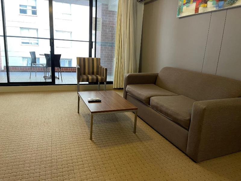 Executive Studio (Limited Housekeeping) image 3
