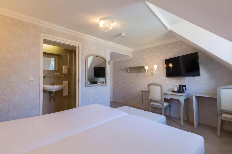 Comfort Double Room image 4