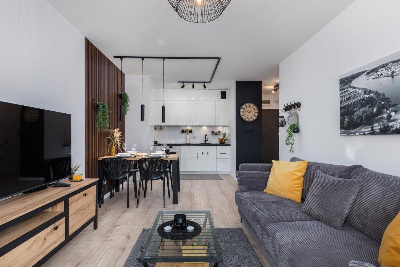 Dziwnow Luxurious Apartment No1 by the River by Renters Prestige - image 1
