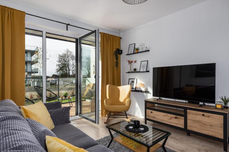 Dziwnow Luxurious Apartment No1 by the River by Renters Prestige - image 3
