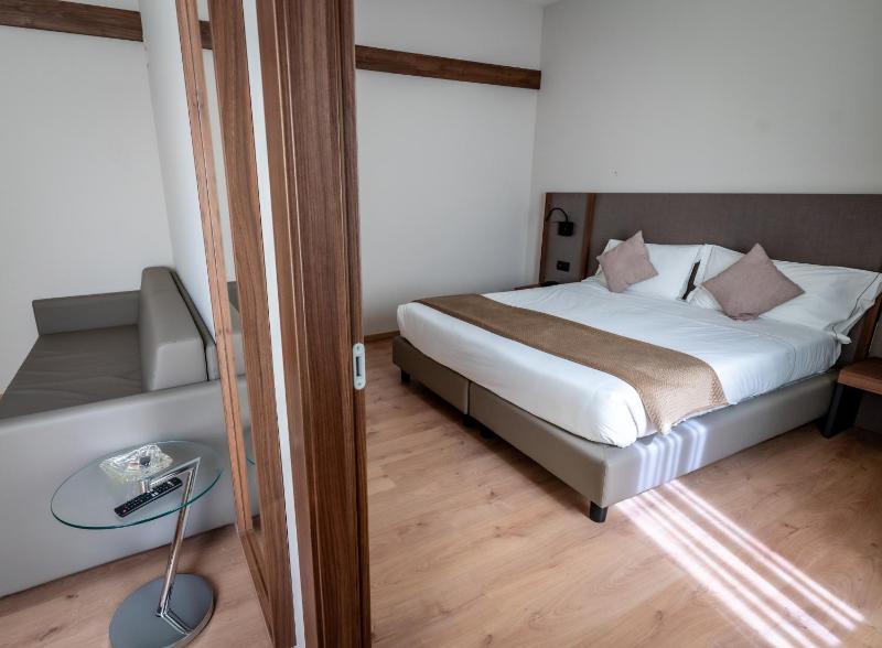 One-Bedroom Apartment with Sofa Bed (3 Adults) image 1