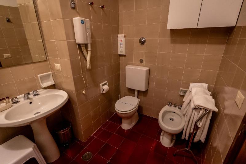 Superior Double or Twin Room image 4