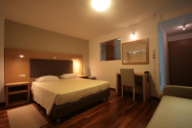 Superior Double Room image 3
