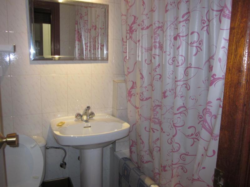 Single Room image 4