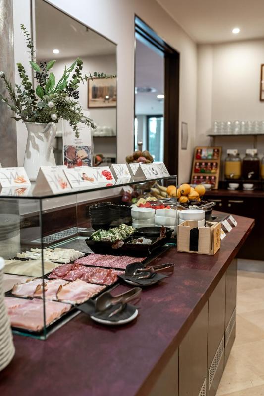 Mercure Rome Leonardo da Vinci Airport - image 41