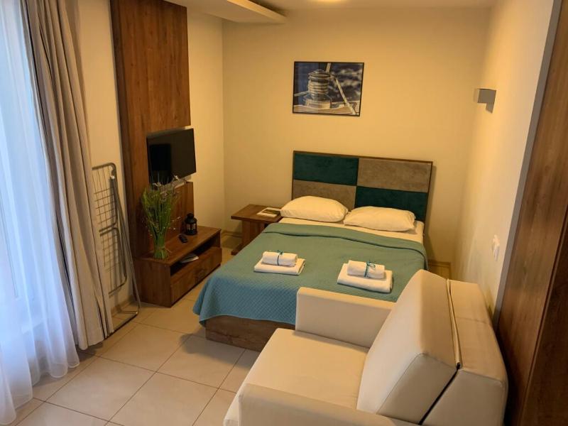 Studio with Forest View image 2