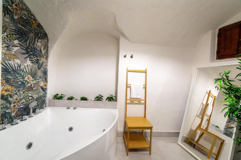 Double Room with Private External Bathroom image 4