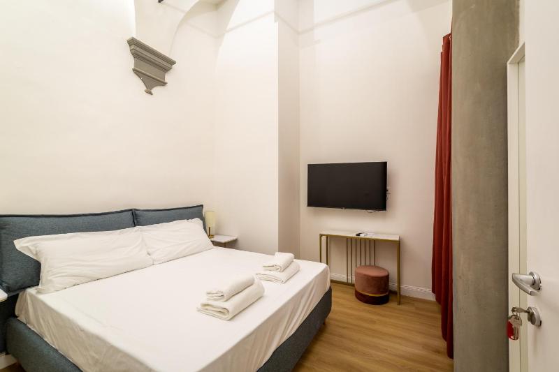 Double Room with Private External Bathroom image 1