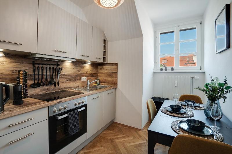 Boho Design Altstadt Studio - AC & Free Parking by HERO HOMES Graz - image 19