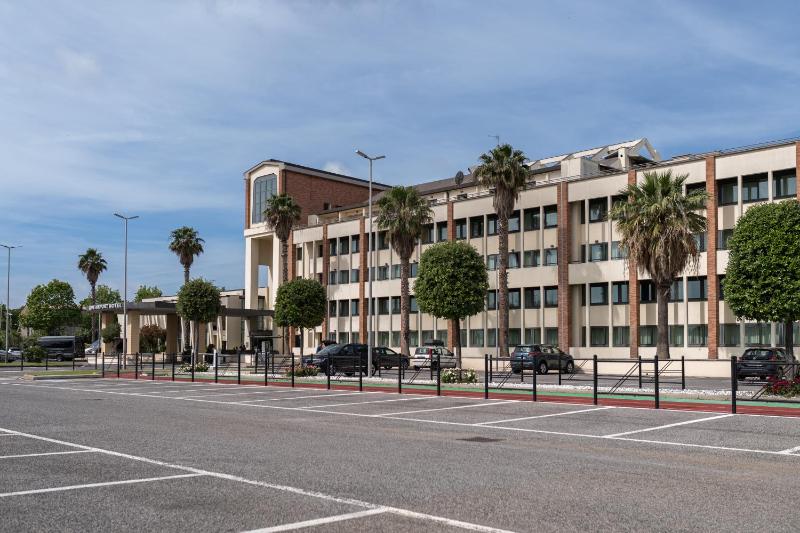Mercure Rome Leonardo da Vinci Airport - image 31