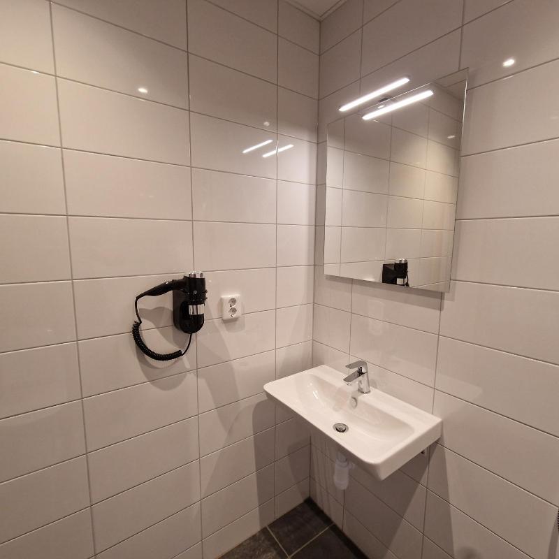 Deluxe Double or Twin Room image 4