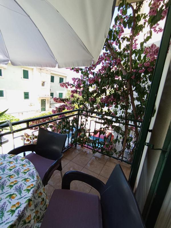 Apartment with Sea View image 3