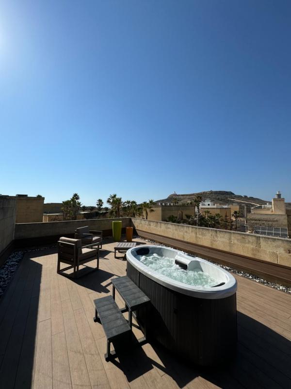 Double Room with Terrace image 2