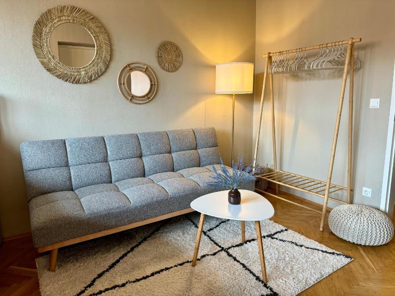 Boho Design Altstadt Studio - AC & Free Parking by HERO HOMES Graz - image 10