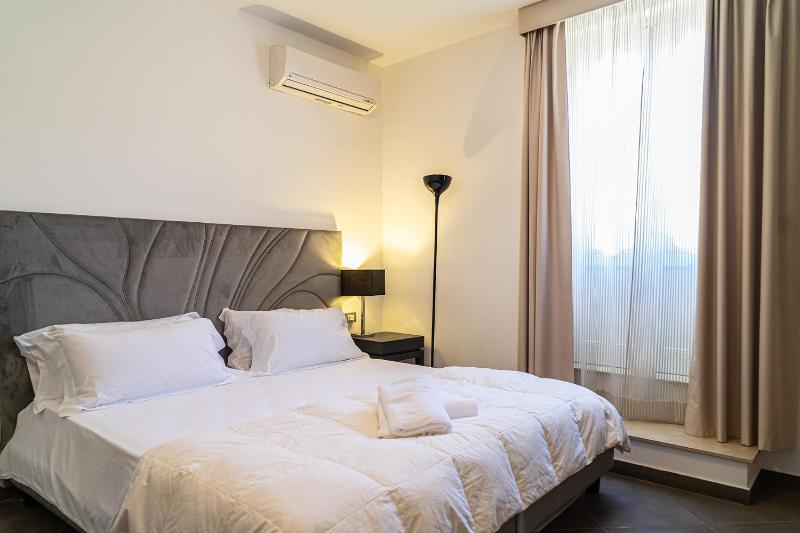 Economy Double Room image 4