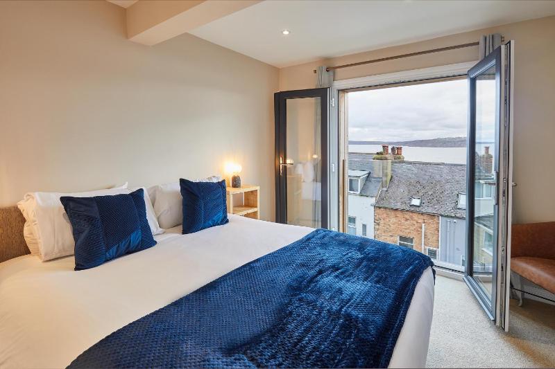Host & Stay - Watch House - image 3