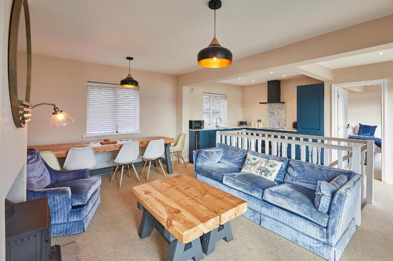 Host & Stay - Watch House - image 9