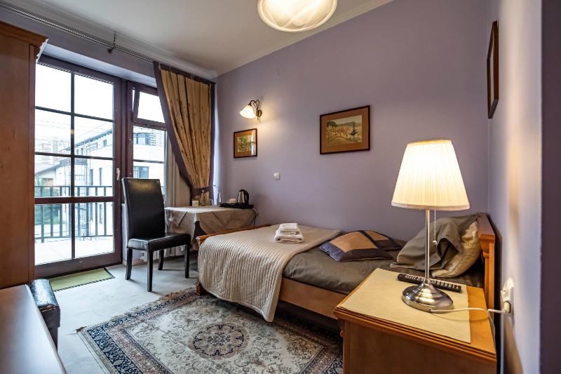 Single Room image 3