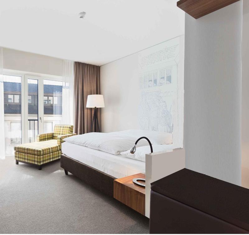 Standard Double Room image 3